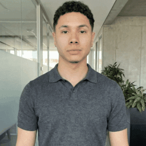 Integrante del equipo de profesionales de 1-800 Cantaso en New York.